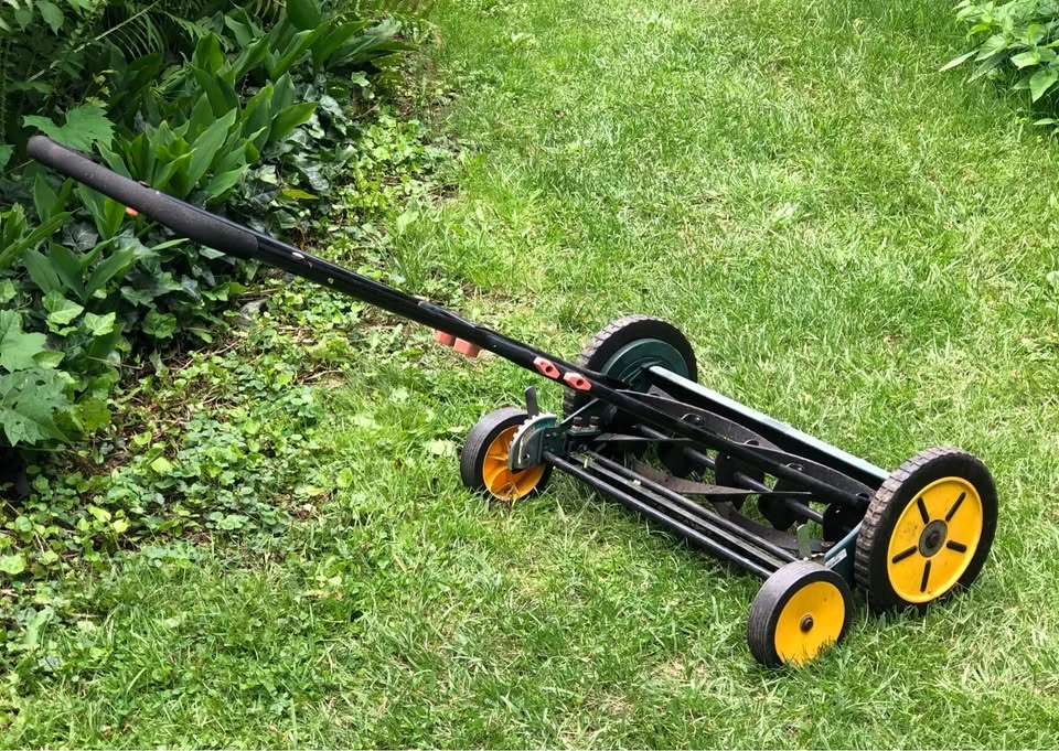 Yard works reel mower - photo 3