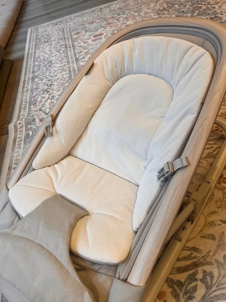 Orig. $160 Maxi Cosi 2-in-1 Kori Rocker - $109 OBO! image indicator(3)