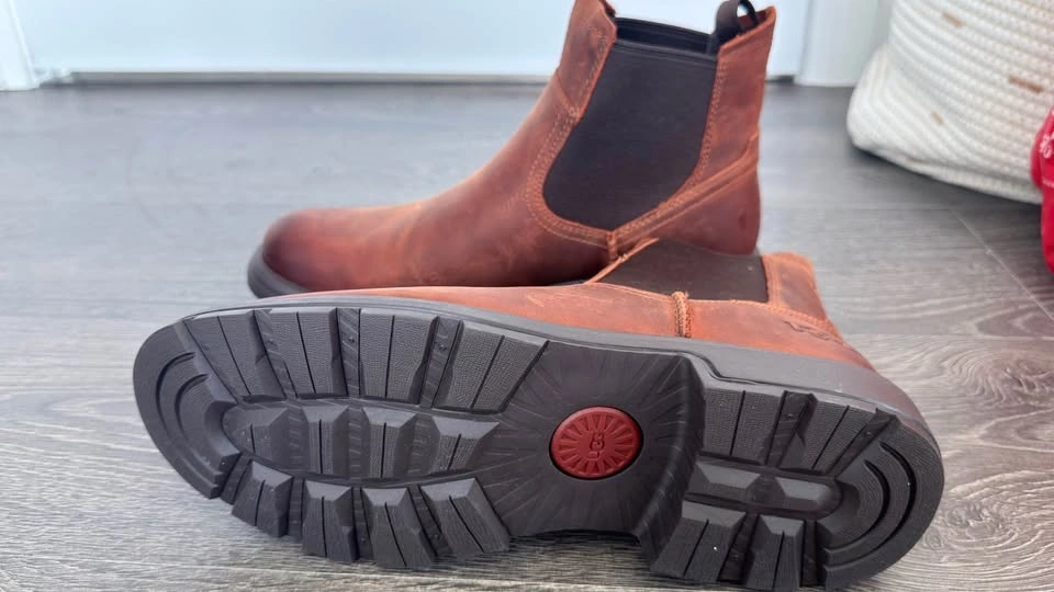 UGG Biltmore Chelsea Leather Boots - photo 4