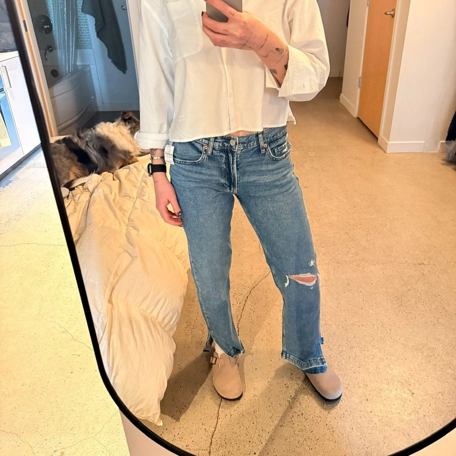 Gap ‘90s Mid Rise Jeans – Size 26 (new w/ tag)