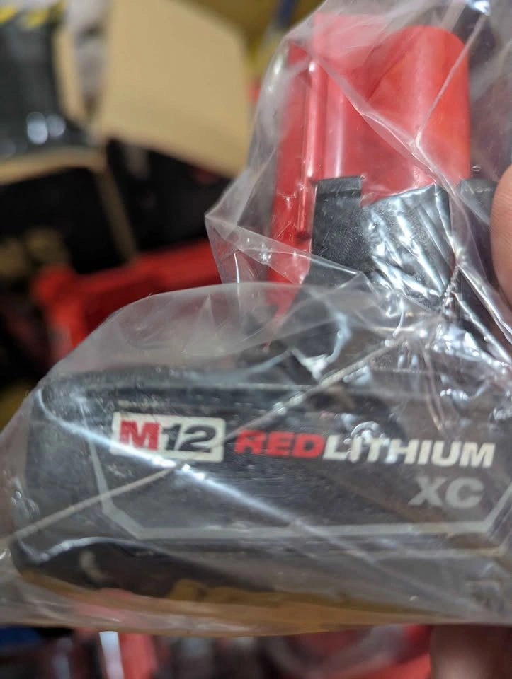 BRAND NEW Milwaukee batteries please read description carefully - photo 5