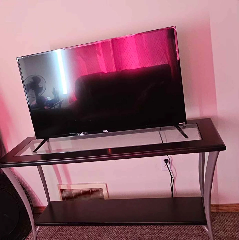 40" Onn Roku Smart TV with Media Stand Console - photo 3