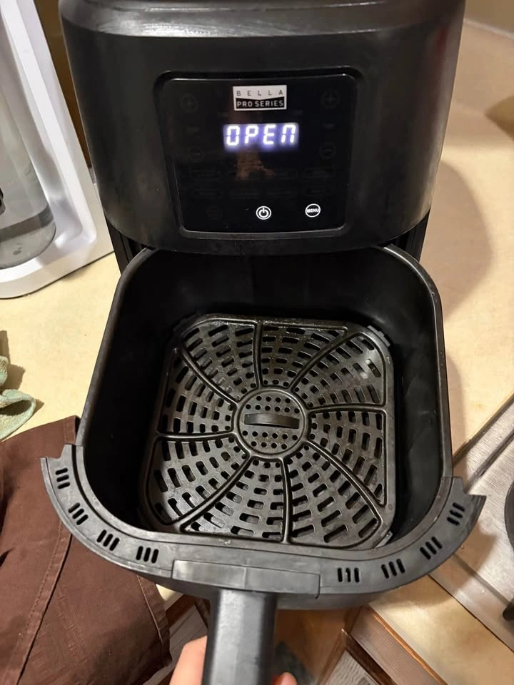 Bella Pro Series Air Fryer - photo 2