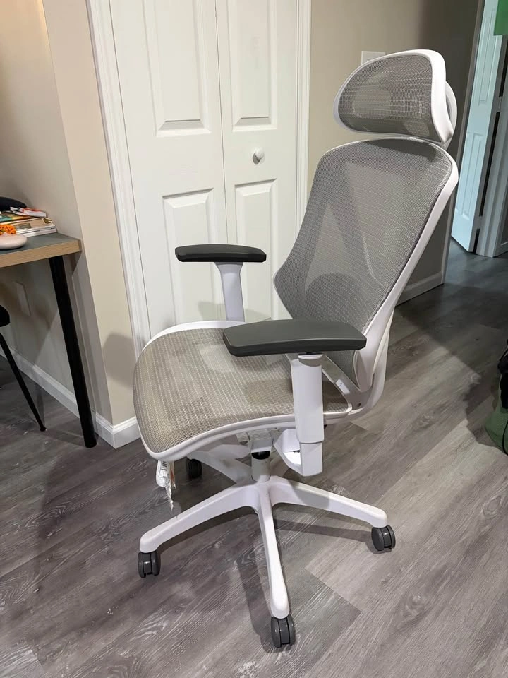 Ergonomic Mesh Office/Desk Chair – Gray/white - photo 2