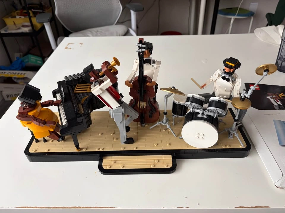 LEGO Ideas 21334 Jazz Quartet – Retired Set - photo 2