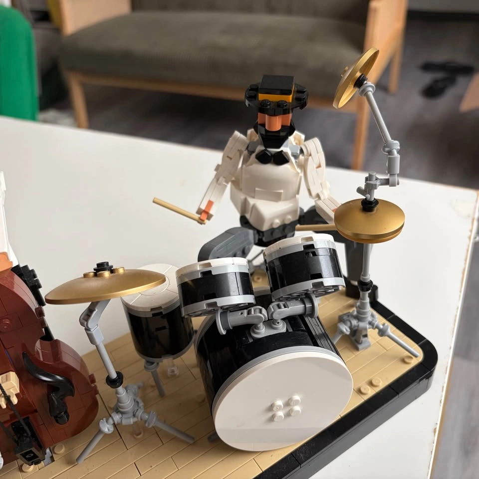 LEGO Ideas 21334 Jazz Quartet – Retired Set - photo 4