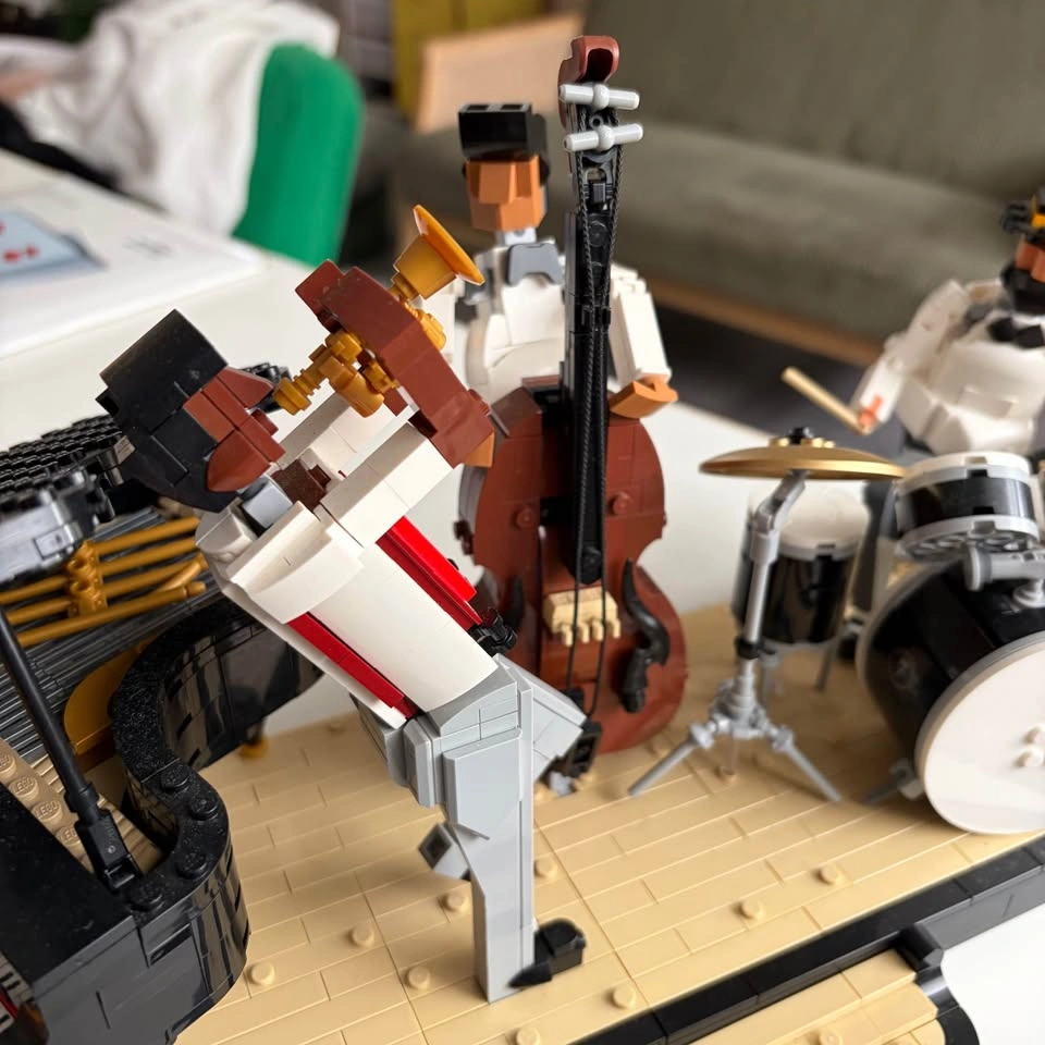 LEGO Ideas 21334 Jazz Quartet – Retired Set - photo 5