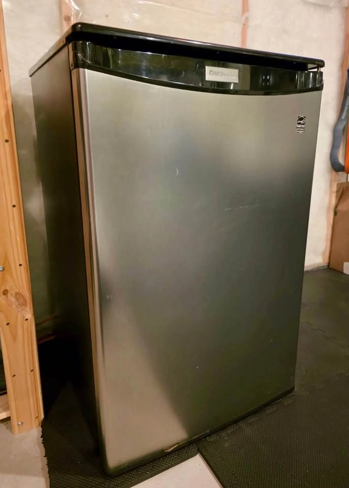 Danby Stainless Steel Bar Fridge - photo 2