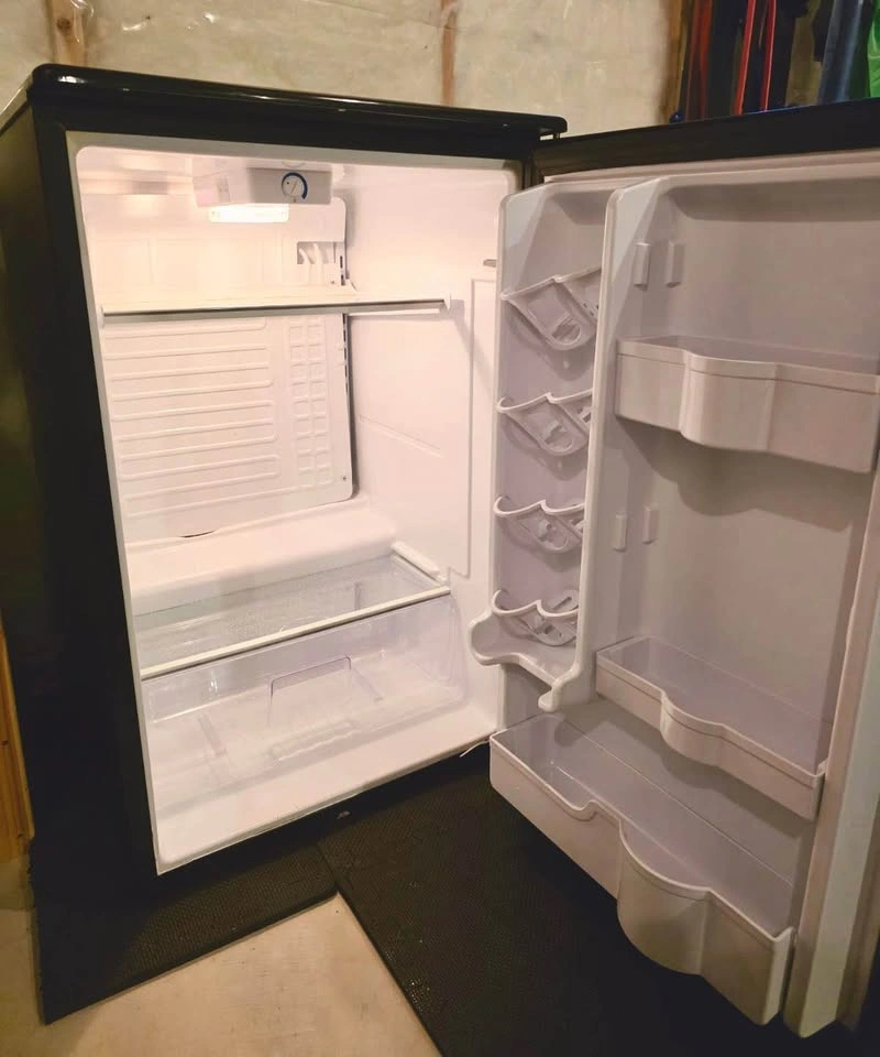 Danby Stainless Steel Bar Fridge - photo 3