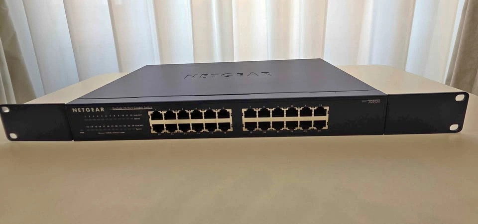Netgear Prosafe JGS5224v2 24-port unmanaged switch
