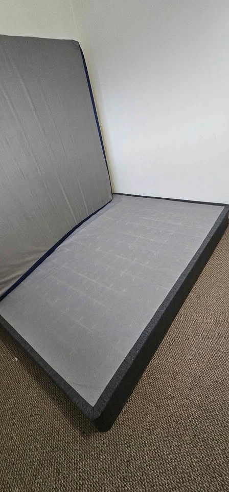 Zinus 8" Memory Foam Queen Mattress & Box Spring Set - photo 3
