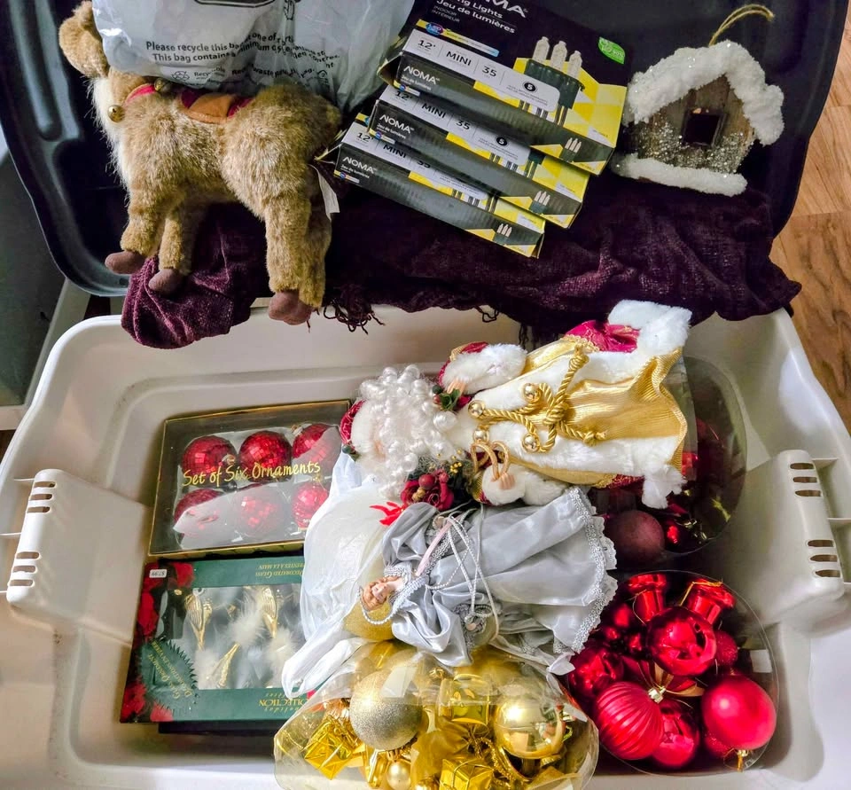 Slim Christmas tree, ornaments / decor, and wreath bundle - photo 4
