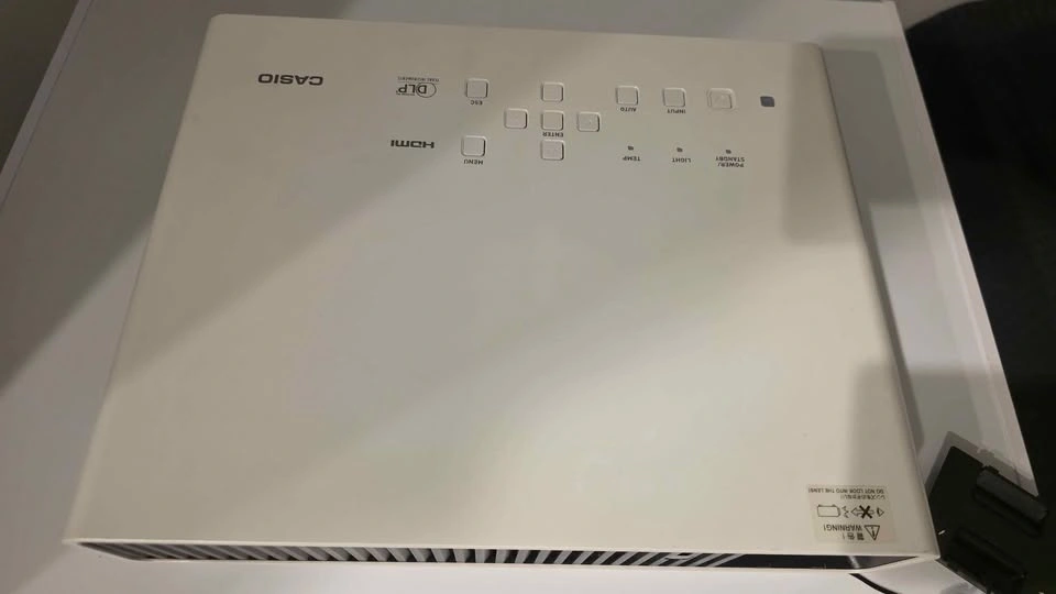 Casio XJ-M140 Laser Projector – Low Hours (125h) – Bright - photo 2