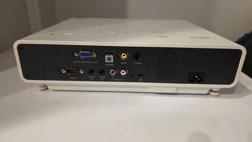 Casio XJ-M140 Laser Projector – Low Hours (125h) – Bright - photo 3