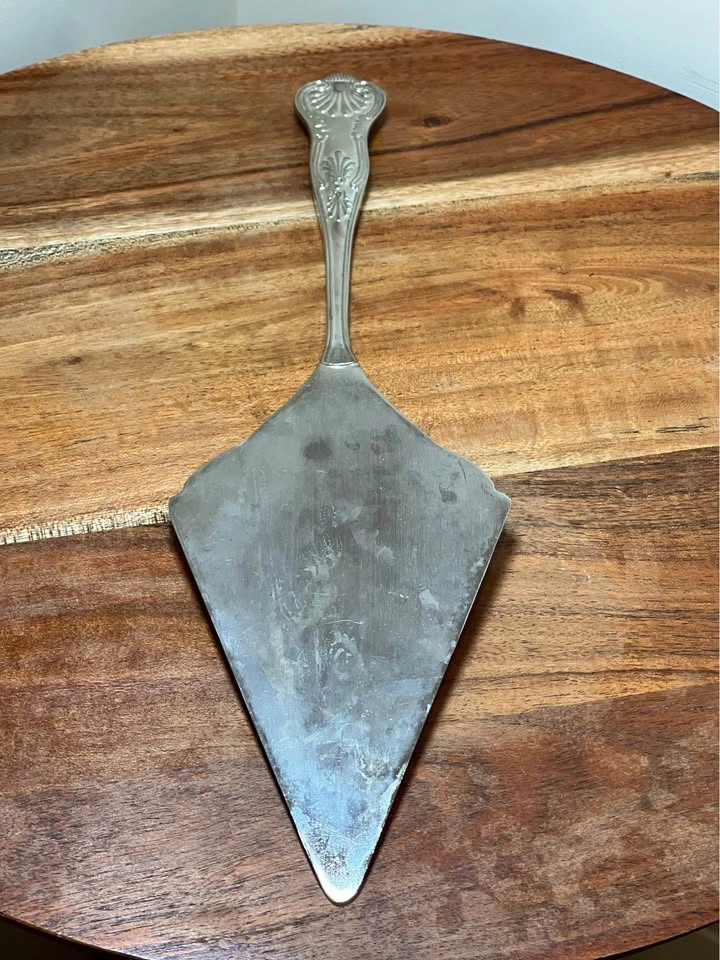 Vintage Ornate Silverplate Pie & Cake Server – Floral & Scroll P - photo 5