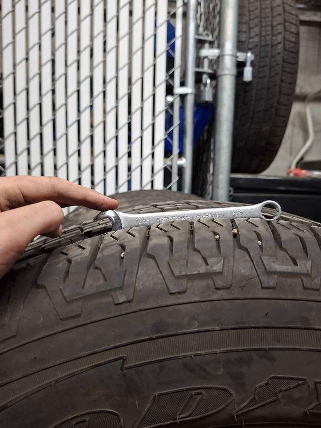 Four tires no rim - photo 2