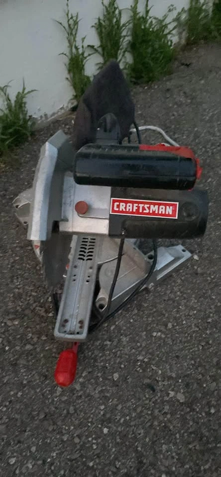 Craftsman sliding compound mitre saw with laser trac - photo 2