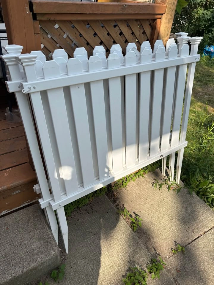 Zippity No Dig Vinyl Fence - photo 3