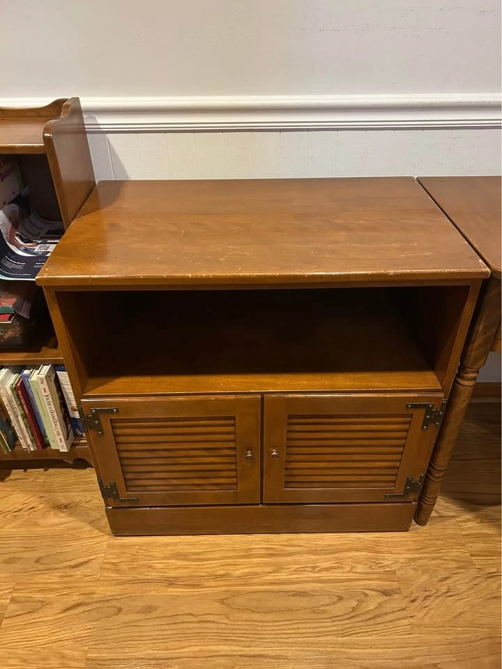 9-Piece Vintage 1959 Ethan Allen Maple Bedroom & Office Suite - photo 5