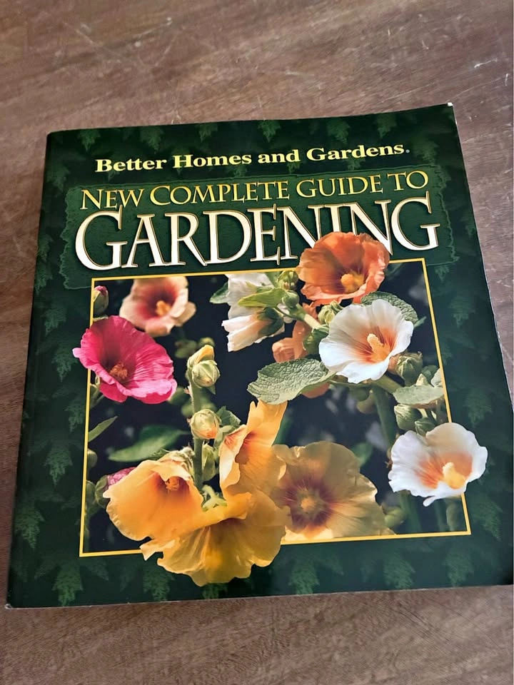 Vintage Home and Gardens New Complete Guide to Gardening