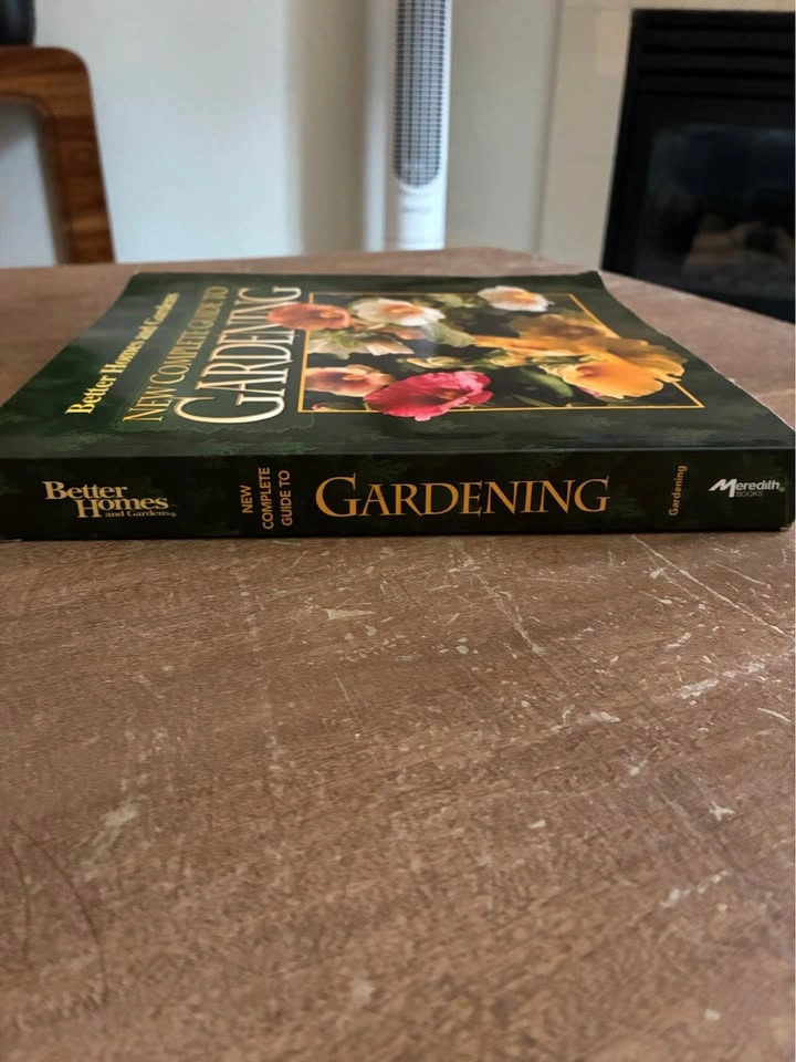 Vintage Home and Gardens New Complete Guide to Gardening - photo 3