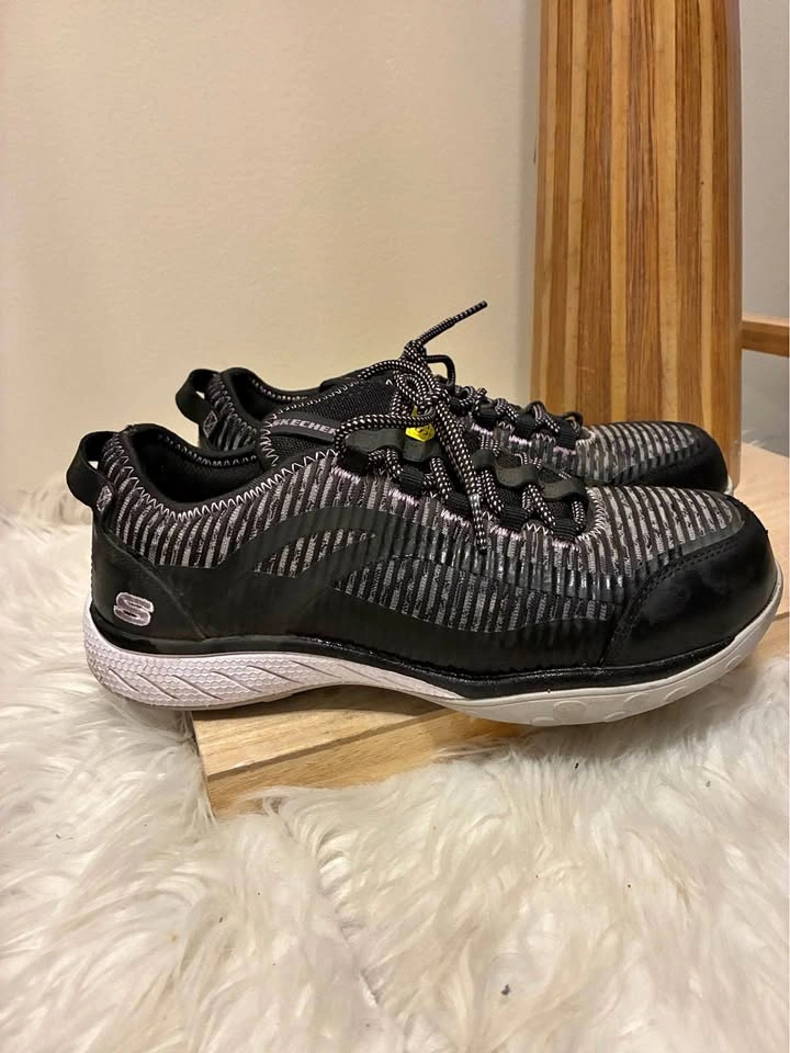 Skechers Work Steel Toe Sneakers size 8 woman