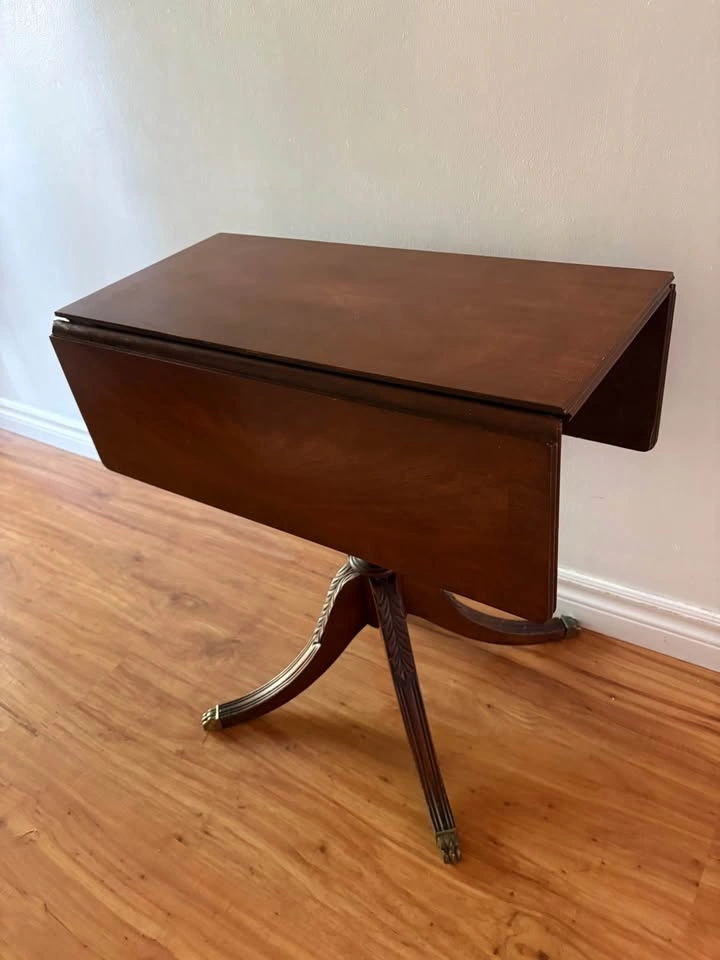 Vintage MCM 1950s Duncan Phyfe Style Drop-Leaf Table - photo 4