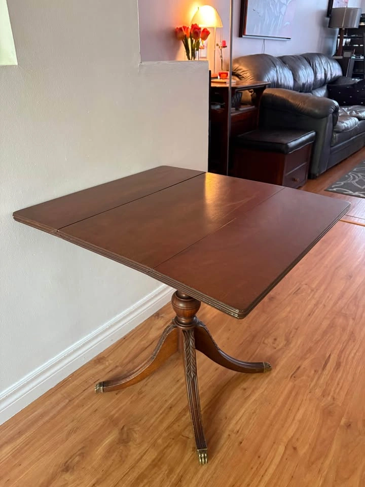 Vintage MCM 1950s Duncan Phyfe Style Drop-Leaf Table - photo 5