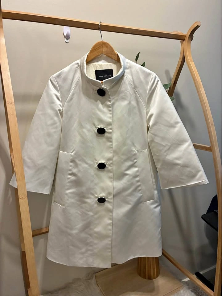 Club Monaco White Trench Coat size Large