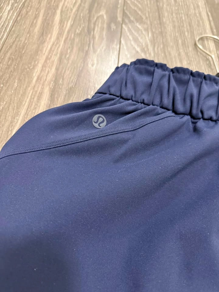 Lululemon On The Fly Pants - size 8