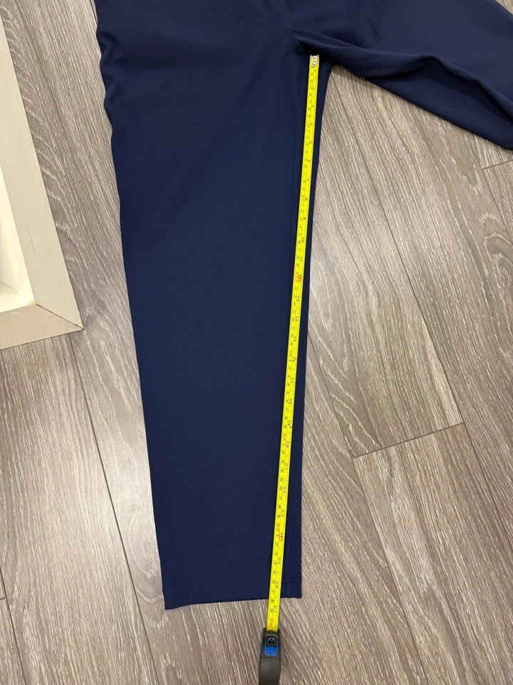 Lululemon On The Fly Pants - size 8 - photo 3
