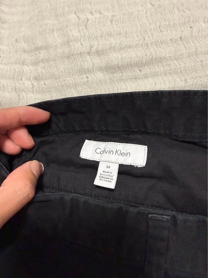 Calvin Klein Men's Shorts – Size 34 - photo 3