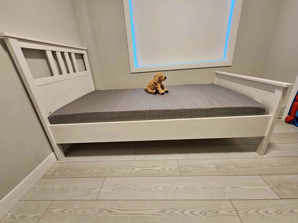 IKEA Hemnes Twin Bed Frame with LURÖY Slats