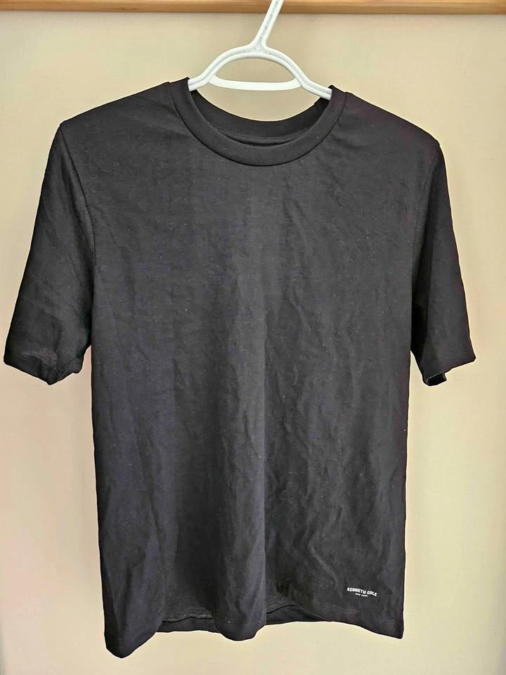 Brand new unworn mens t shirts size small
