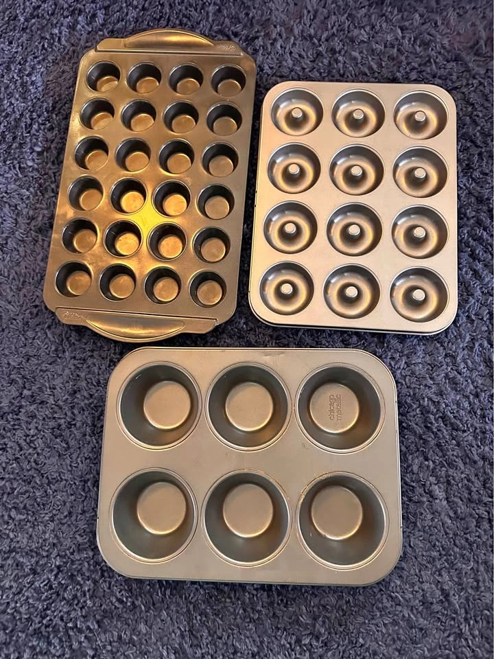 3 Non Stick Baking Pans | Muffin, Donut & Jumbo Muffin Pans