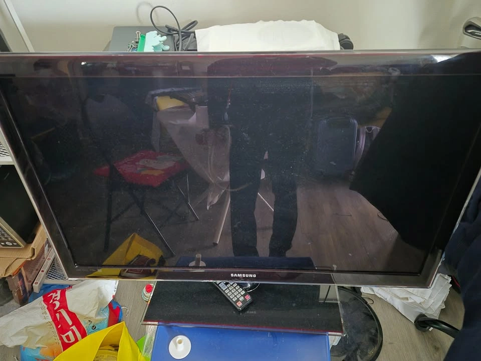 Samsung UN40C5000 40-inch LED TV