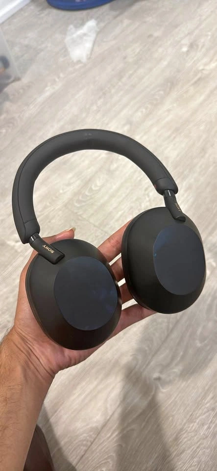 Sony WH-1000XM5 Wireless Noise-Cancelling Headphones