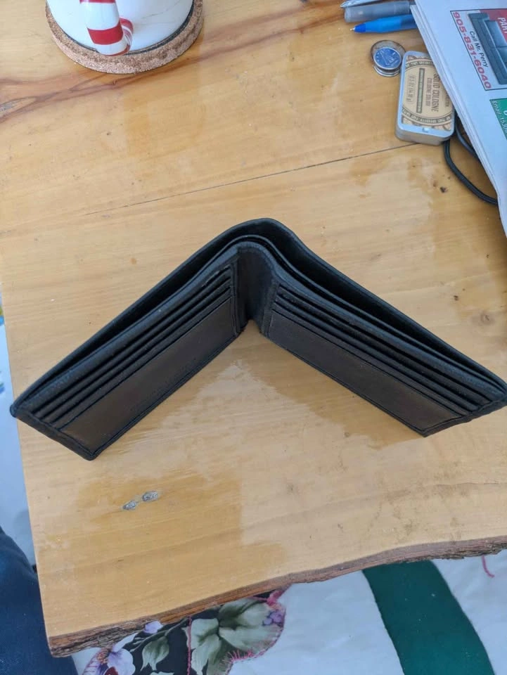 Champs Black Leather 8-Card Wallet - photo 3