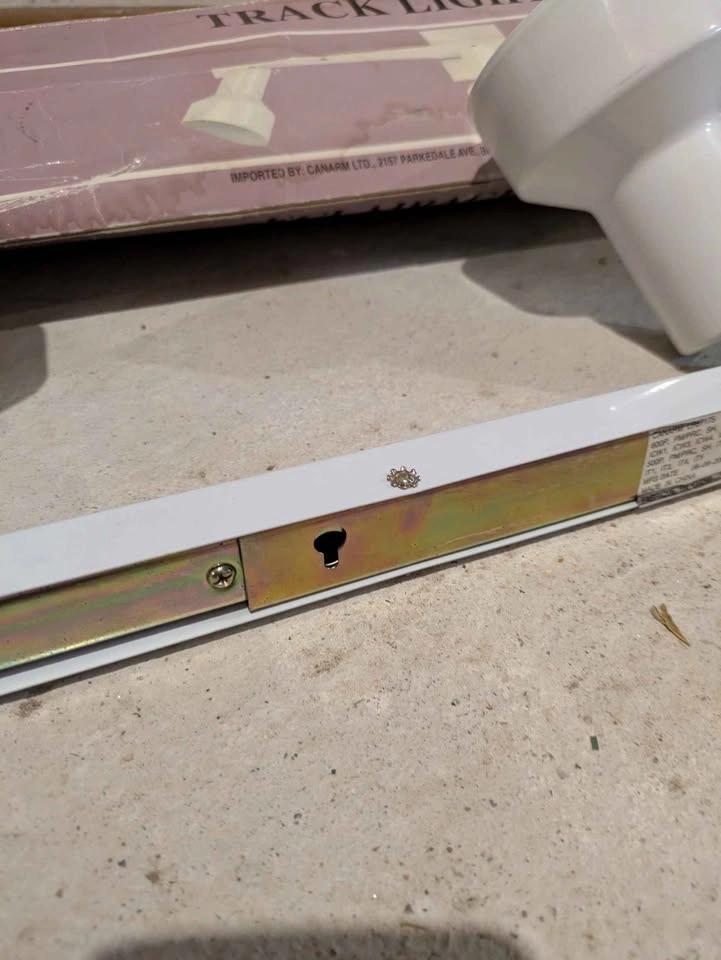 Wall-Outlet Hanging Track Light - photo 3