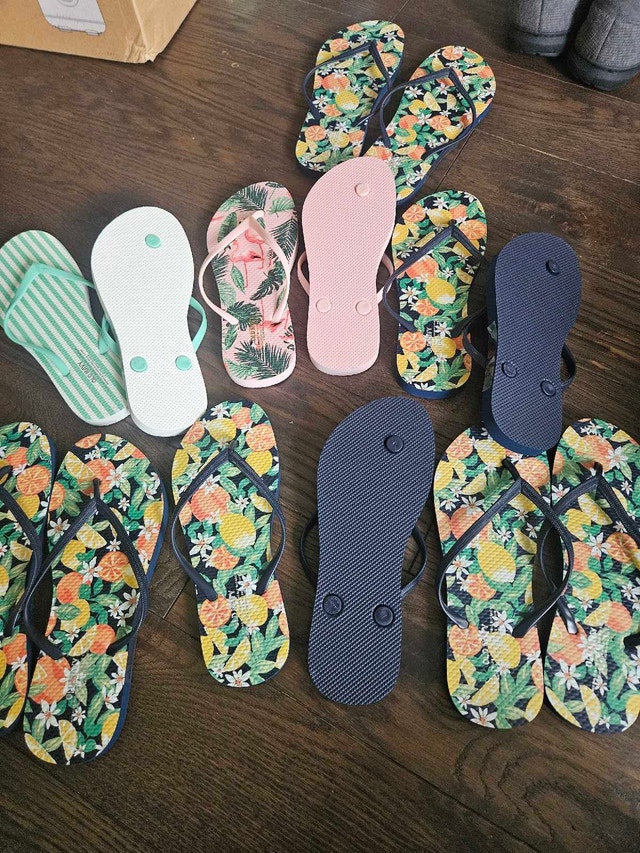 Old Navy Flip Flops - photo 2