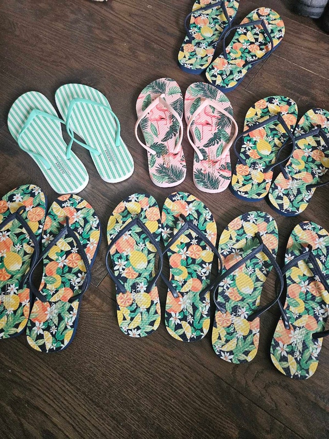 Old Navy Flip Flops - photo 4