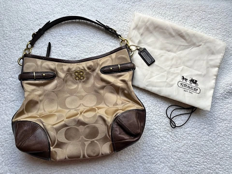 Coach Vintage Y2K Beige C Monogram Signature Canvas Peyton Hobo