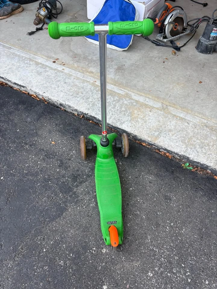 Micro Mini 3-Wheel Kick Scooter - photo 2