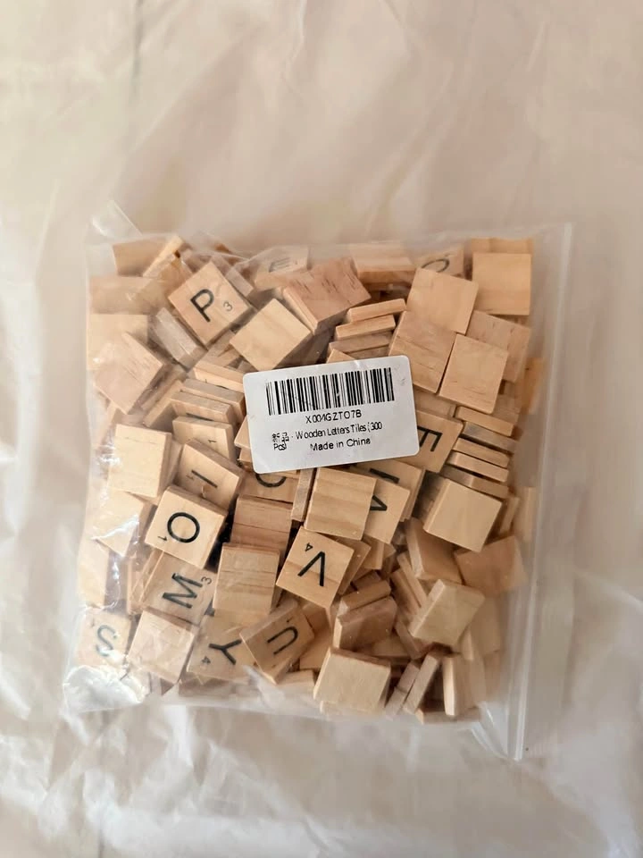 300 pcs Wooden Letter Tiles