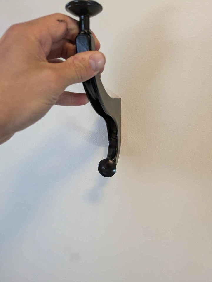 Three Wall-Mounted Hooks and HoMedics SoundSpa - photo 4