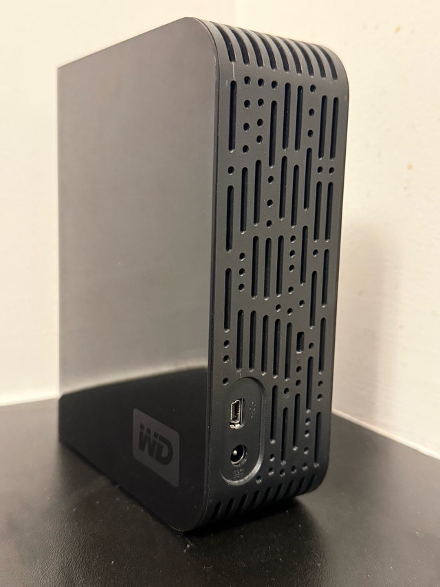 Western Digital 1TB External Hard Drive - photo 2