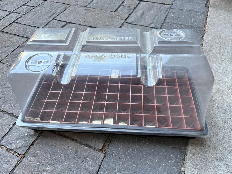 Propagation Tray with Humidity Dome for Seed Starting