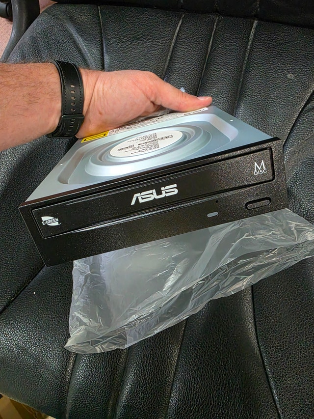 Brand New ASUS DRW-24F1ST DVD Writer