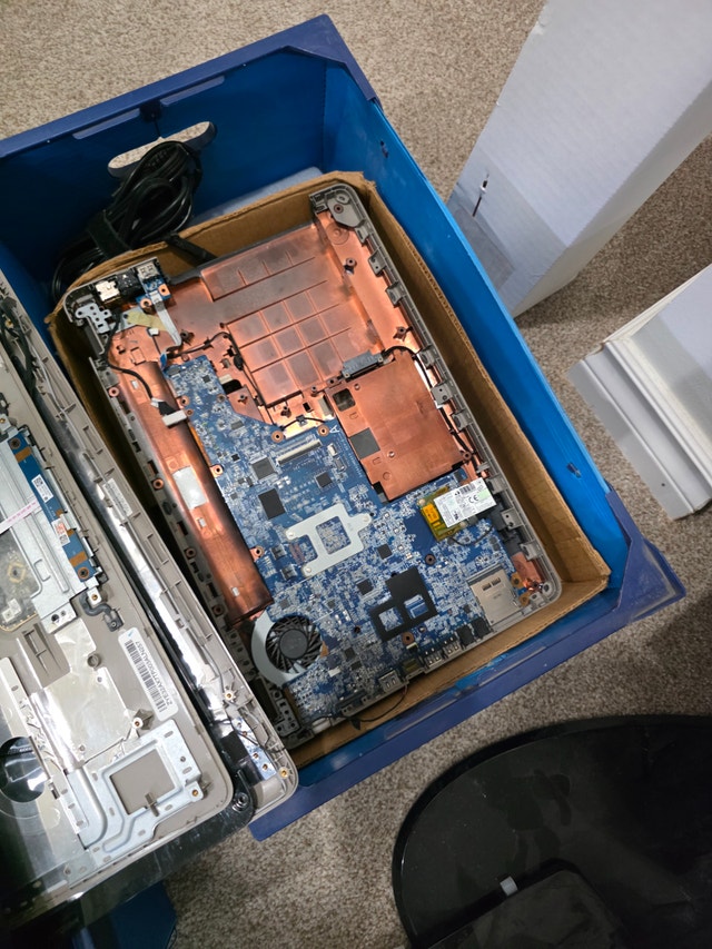 Assorted Laptop Parts and Components - photo 4