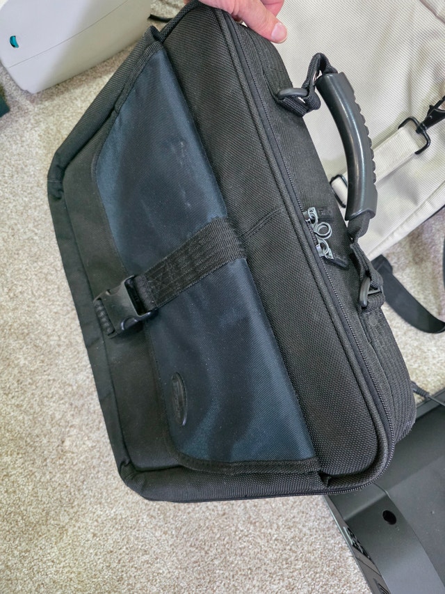 Assorted Laptop Bags (Targus and Swiss Gear) - photo 2